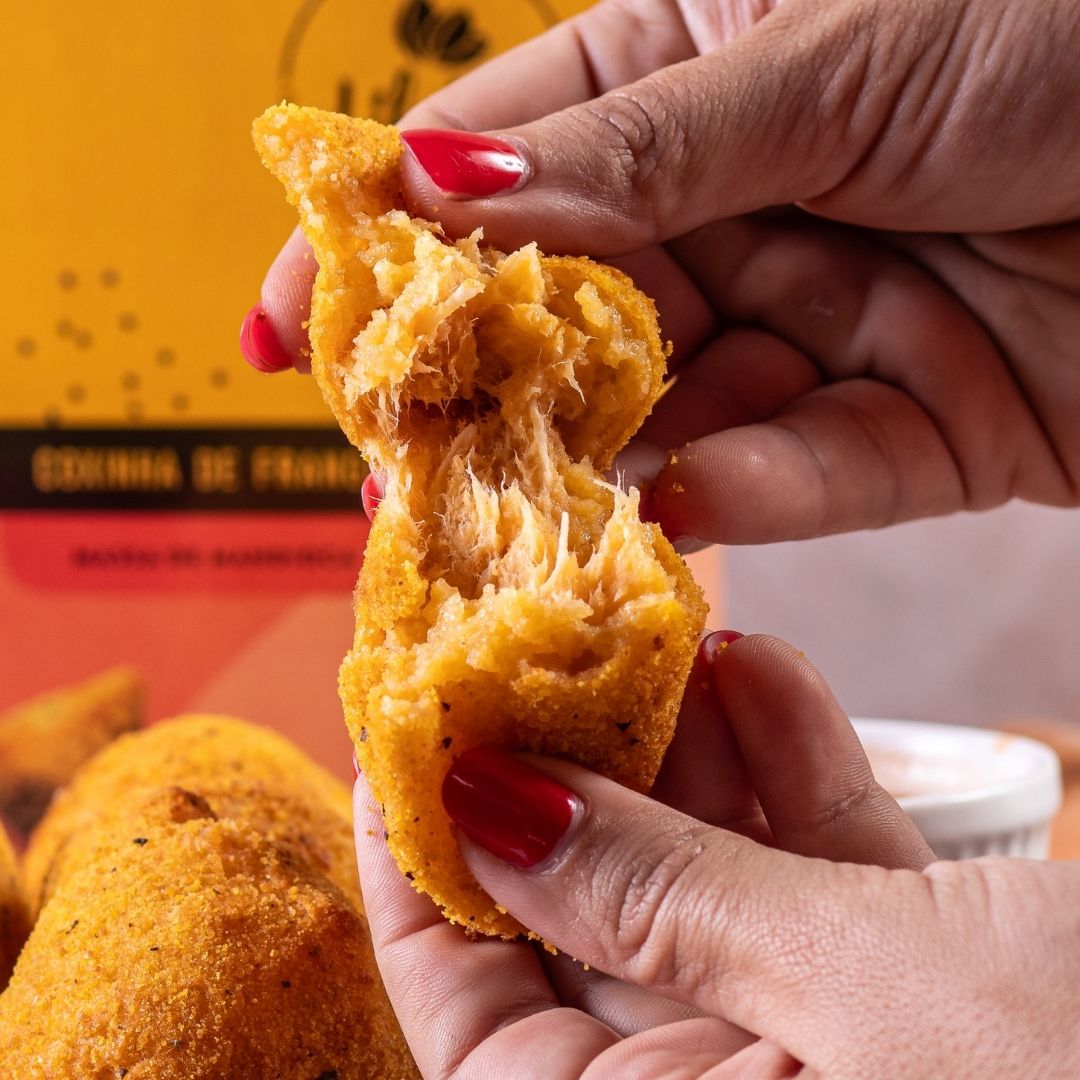 Coxinha de Frango com Massa de Mandioca