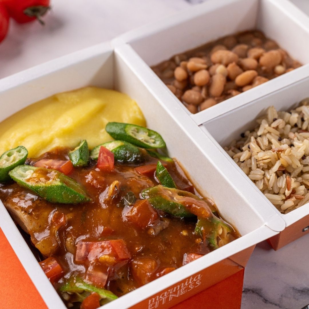 Frango com Quiabo e Angu