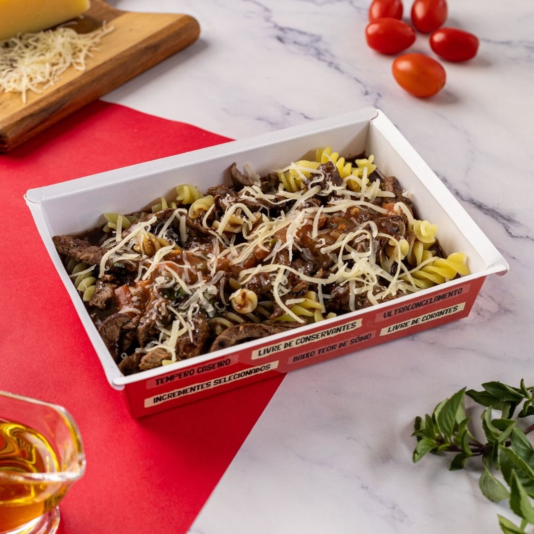 Fusilli ao Molho de Filé Mignon