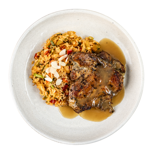 Sobrecoxa ao Molho com Arroz Árabe