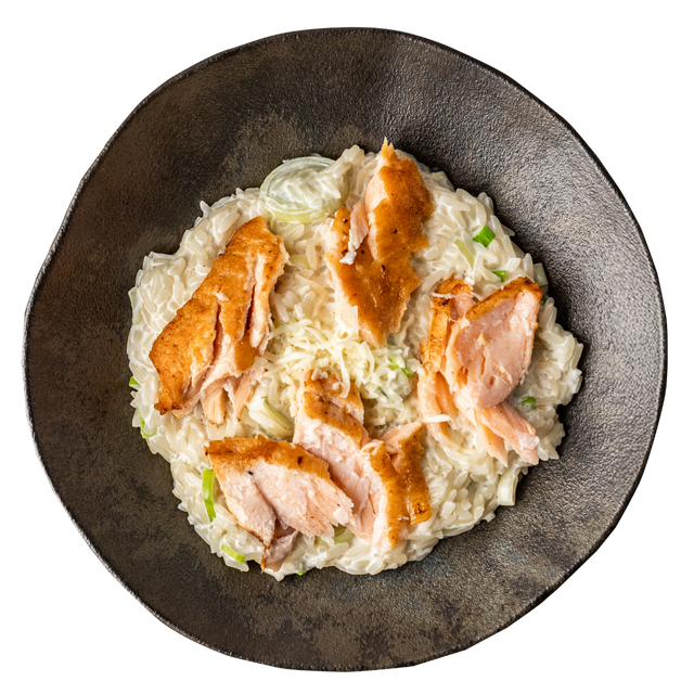 Risoto de Alho Poró com Lascas de Salmão
