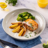 Salmão ao Molho Bechamel com Batata Rústica e Brócolis
