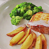 Salmão ao Molho Bechamel com Batata Rústica e Brócolis